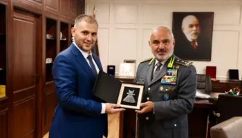“Gjueti” nga ajri për parcelat me kanabis, Shqipëria dhe Italia zgjerojnë bashkëpunimin