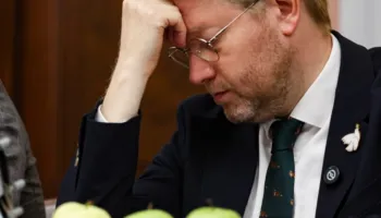 Gjykata Supreme e Rusisë përjashton përgjithmonë nga zgjedhjet partia kundër luftës “Yablako”