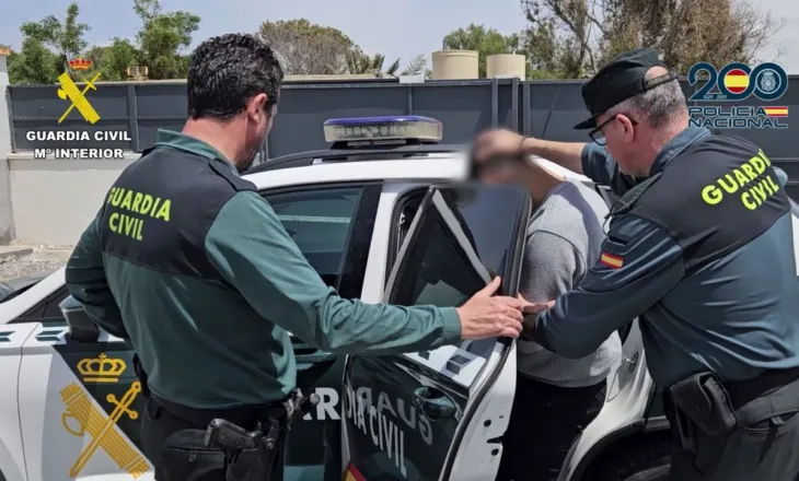 Goditet rrjeti i madh i trafikut mes Spanjës dhe Algjerisë, 78 të arrestuar dhe mbi 2 mijë emigrantë të kontrabanduar