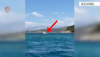 Gomonia shkel perimetrin e sigurisë dhe rrezikon pushuesit në Ksamil, gjobitet drejtuesi