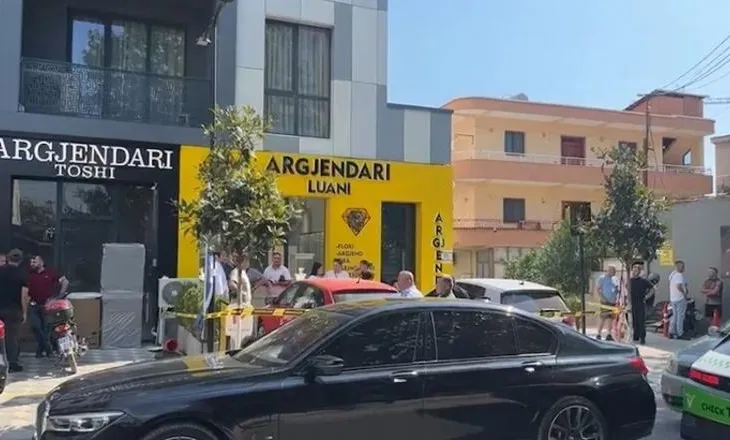Grabitja e argjendarisë në Paskuqan, policia gjen motorin e përdorur nga autorët