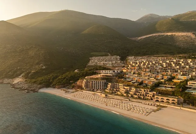 Green Coast Hotel në Forbes: Historia e Rivierës Shqiptare në skenën ndërkombëtare