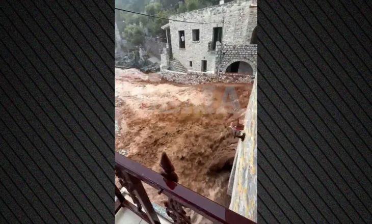 Greqi,shi i rrëmbyeshëm në Alypa, rrugët bëhen përrenj, uji hyn në shtëpi! Shikoni pamjet