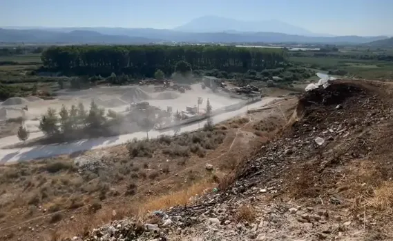 Guroret kthehen në shqetësim për banorët e Dimalit: Na mbyti tymi!