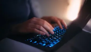 Hakerët iranianë mbyllën një central elektrik në Mbretërinë e Bashkuar