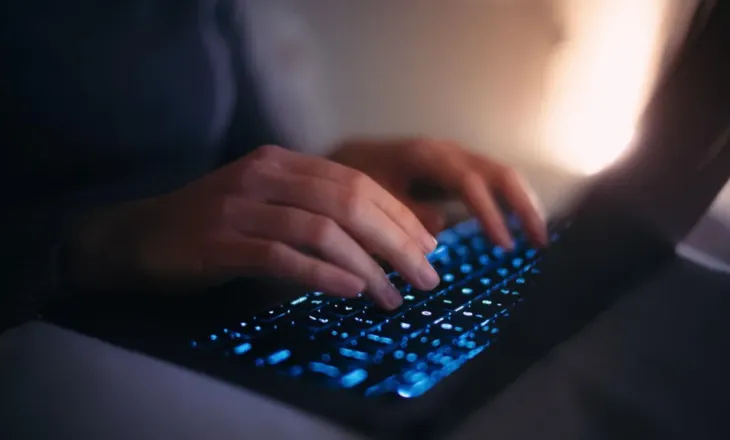 Hakerët iranianë mbyllën një central elektrik në Mbretërinë e Bashkuar