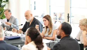 “Hap i nevojshëm për sezonin e ri politik”, Rama reagon pas takimit me deputetët dhe të deleguarit për Tiranën