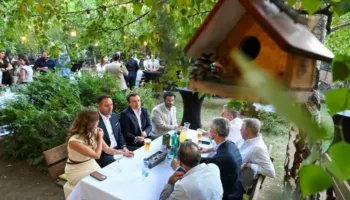Haxhiu Kurti e Konjufca mirëpresin ambasadorët dhe konsujt e Kosovës