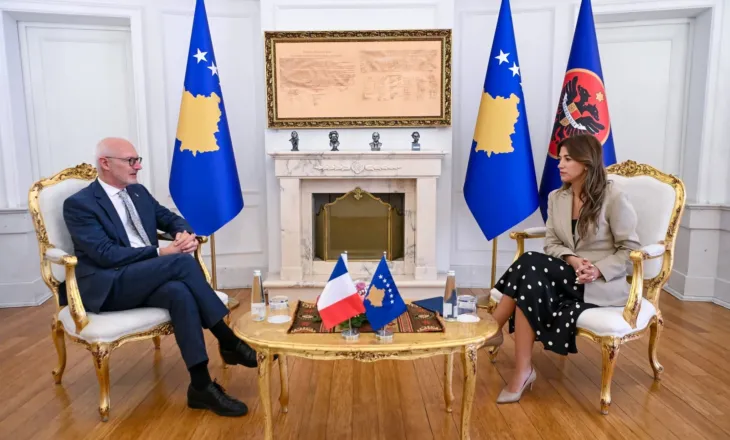 Haxhiu pret në takim lamtumirës ambasadorin francez Olivier Guérot
