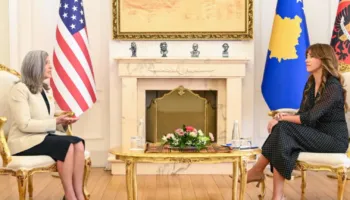 Haxhiu pret senatoren amerikane Joni Ernst: Kosova do të vazhdojë ta ndërtojë të ardhmen e saj krah Shteteve të Bashkuara