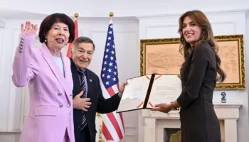 Haxhiu u dorëzon shtetësinë e Kosovës Joseph dhe Shirley DioGuardit
