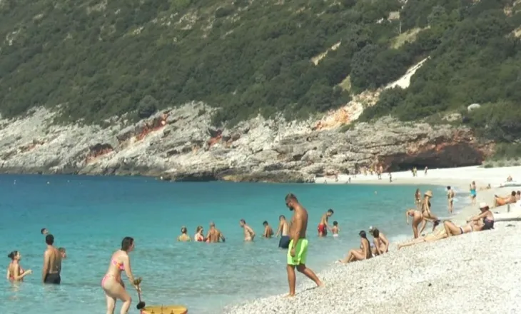Hidhet nga shkëmbi, plagoset rëndë shtetasi italian në Vlorë