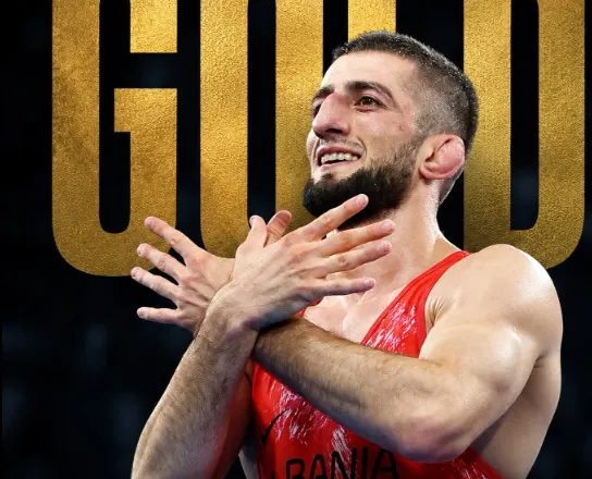 Historike/ Dudaev i dhuron medaljen e artë Shqipërisë, e argjendtë për Abakarov