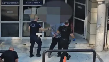 Horror në Greqi, djali mban trupin e babait të vdekur në frigorifer që t’i marrë pensionin, 90-vjeçari me shenja dhune