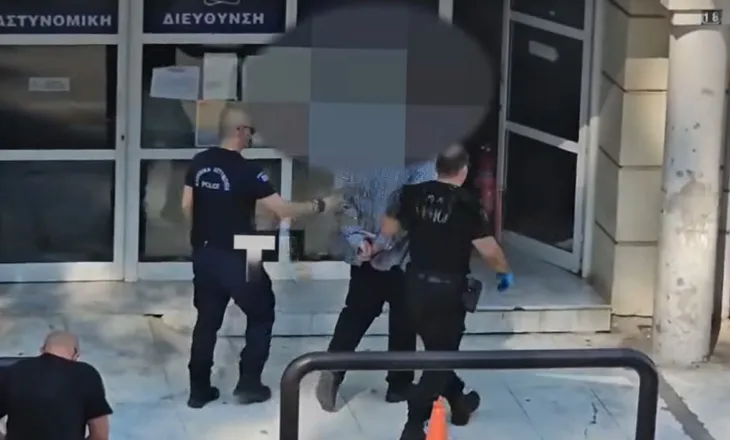 Horror në Greqi, djali mban trupin e babait të vdekur në frigorifer që t’i marrë pensionin, 90-vjeçari me shenja dhune