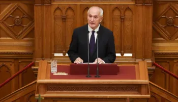 Hungaria bëhet me president të ri, Parlamenti e zgjodhi me votat e partisë së kryeministrit Magyar!