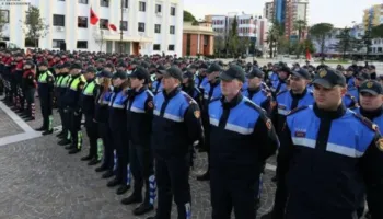 Hyn në fuqi ligji i ri për Policinë e Shtetit: Ndryshimet, nga sistemi i gradave dhe emërimet tek rikthimi i Postës së Policisë
