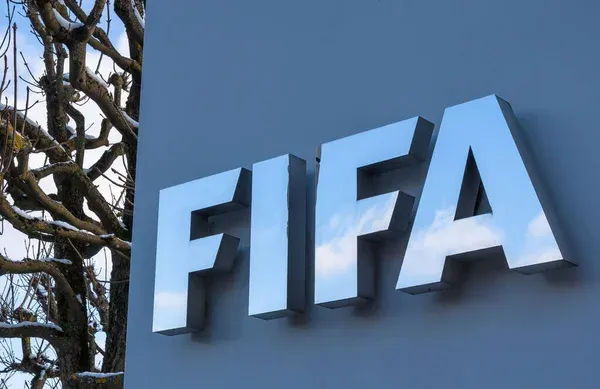 I dolën të gjithë kundër, FIFA tërhiqet nga projekti: Propozimi nuk vijon më tej