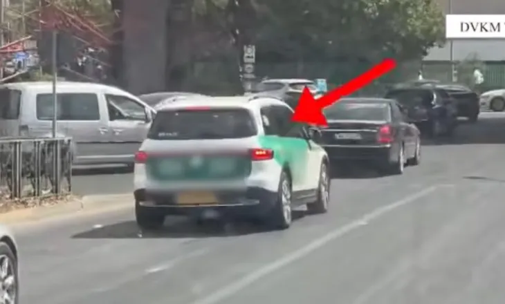 I hipi në dy taksi dhe do i trafikonte drejt vendeve të BE, arrestohet pronari i hotelit në Vaqarr! Strehoi klandestinët nga Sudani, ja çfarë iu sekuestrua