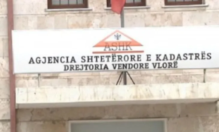 I kërkuan 20.000 € për letrat e shtëpisë, qytetarja e Vlorës denoncon Kadastrën te politikani italian