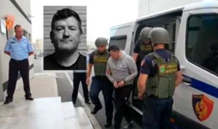 I kërkuar për tre vrasje, Sokol Hoxha ekstradohet nga SHBA në Shqipëri, zbardhen detajet nga dosja e tij, si një…