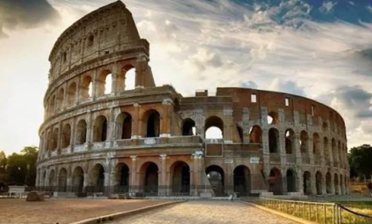 I nxehti ekstrem, Italia zgjat oraret e monumenteve pasdite