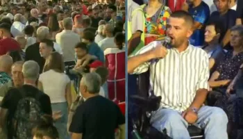 I riu me aftësi të kufizuara në protestë: Propaganda e Ramës ka rënë, i ka ardhur fundi! Hapeni krahun… qelbësira