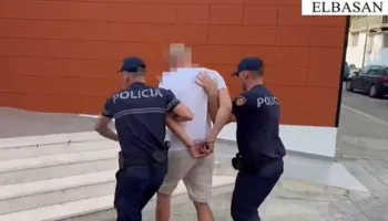 I vendosi pistoletën pas koke Mir Boricit/ Pamjet nga arrestimi i autorit 52 vjeçar