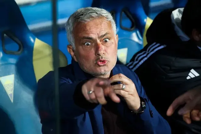 Ideja e bujshme e Mourinho: Në rast se nuk vjen Rodri për mesfushën, do vijë Alexander Arnold…