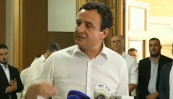 Incidenti në Kuvend, Kurti: Më gjuani me vezë, vetëm hajdeni në takim të arrijmë marrëveshjen për presidentin