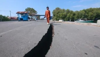 Indonezia tronditet nga pasgoditjet, mbi 2 mijë lëkundje pas tërmetit 7.7