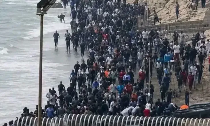 Inteligjenca spanjolle ngre alarmin: Emigrantët mund të tentojnë të hyjnë sërish në Ceuta më 15 gusht