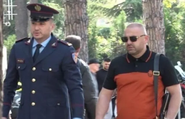 Ish-zyrtari i Policisë akuzohet për kanosjen e punonjësve të një hoteli në Dhërmi