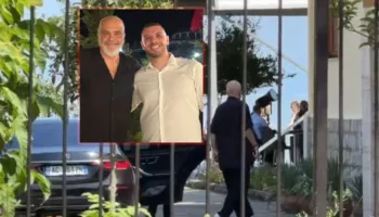 ‘Ishte kënaqësi të gatuaja për kryeministrin’/ Kuzhinieri i njohur pozon krah Ramës