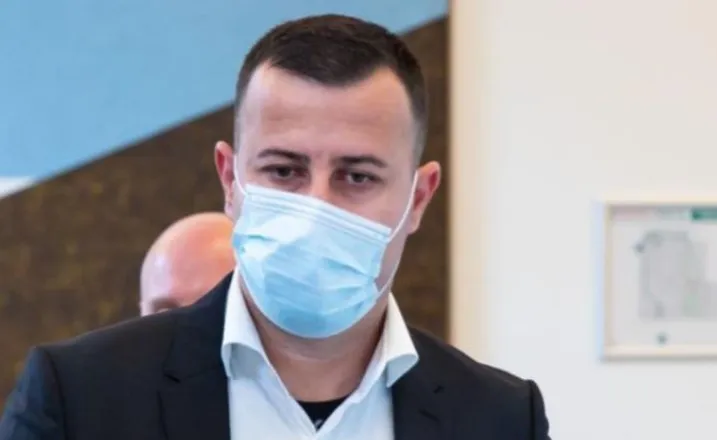 Islanda liron Angjelin Sterkajn, edhe pse u dënua me 16 vjet burg për vrasjen e Armand Beqirajt! E dëbon edhe nga ishulli