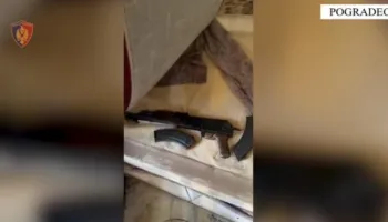 Iu gjet në banesë një armë zjarri dhe municion luftarak, arrestohet 44-vjeçari në Pogradec