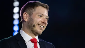 Jeta e tij në rrezik? Djali i Netanyahut evakuohet urgjentisht nga SHBA