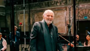 “Jeta është një ëndërr”, Anthony Hopkins publikon albumin e tij të dytë klasik