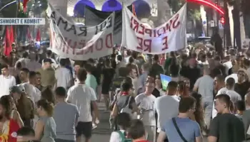 “Ju erdhi fundi”/ 71 ditë qëndresë, revoltë dhe protestë në rrugët e Tiranës