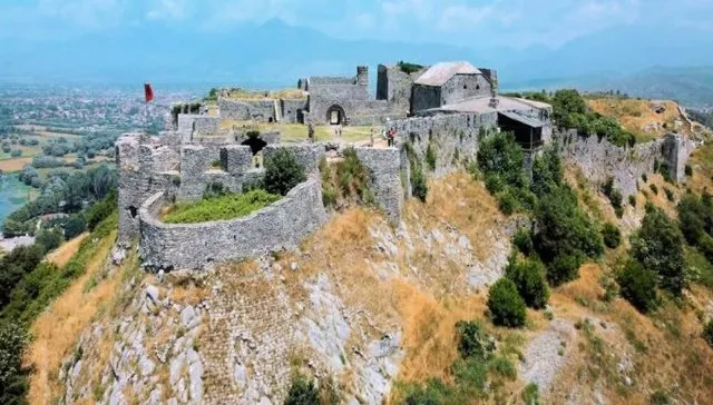 Kalaja e Rozafës drejt një transformimi të ri, investime për trashëgiminë dhe turizmin