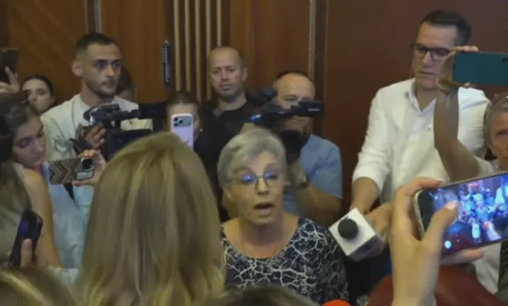 Kaos në Kuvendin e Kosovës, PDK dhe AAK kërkojnë seancë për kryeparlamentarin