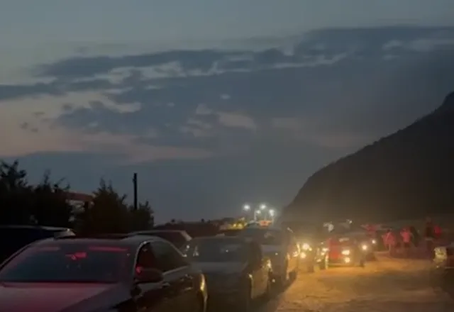 Kaos në Shëngjin, mijëra pushues bllokohen në trafik për orë të tëra
