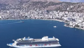 Kartolinë gushti nga Saranda e kroçerave