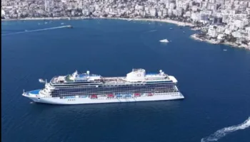 “Kartolinë gushti”- Saranda mes destinacioneve më të vizituara të verës, Rama ndan pamjet nga qyteti bregdetar (VIDEO)