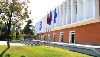 KAS la në detyrë Kreshnik Hajdarin si kryebashkiak të Kuçovës, PD: Vendimi krijon një precedent të rrezikshëm për zgjedhjet