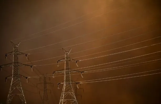 Katastrofa e zjarreve në Greqi, fajsohen kabllot e vjetëruar elektrike të rrjetit të energjisë