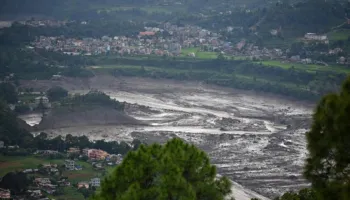 Katastrofa në Nepal, 633 të vdekur dhe afro 3 mijë të zhdukur! Vijojnë kërkimet mes baltës dhe rrënojave