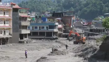 Katastrofa nga përmbytjet në Nepal e Tibet, 590 mes të zhdukurve janë turistë nga 39 vende!