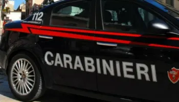 Katër shqiptarëve u zihet pritë dhe sulmohen me thika dhe çekiç, njëri në gjendje të rëndë