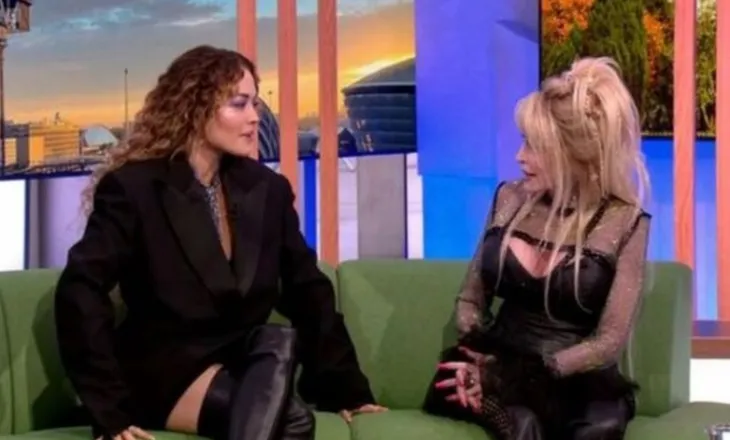 Këngëtarja shqiptare Rita Ora, dedikim prekës për vdekjen e ikonës së muzikës amerikane Dolly Parton: Jam këtu vetëm prej saj!